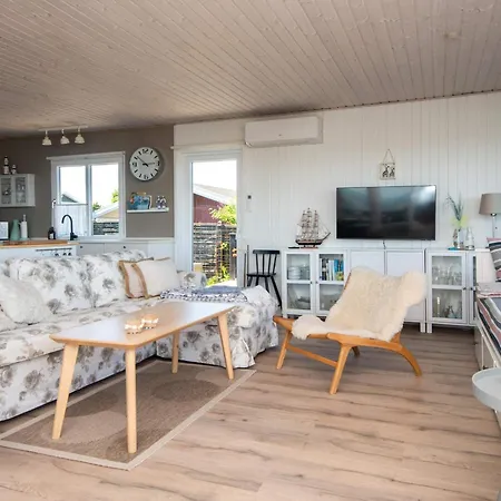 6 Person In Semesterbostad *