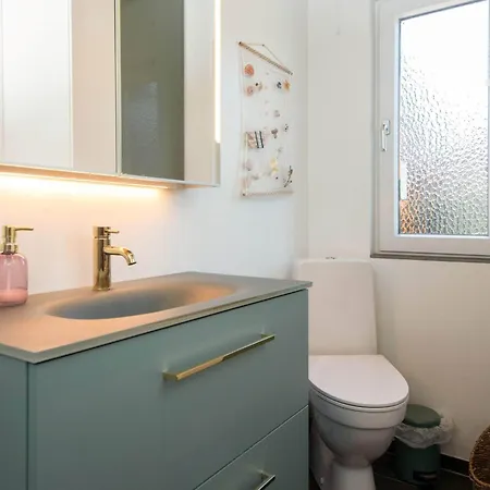 6 Person In Semesterbostad *