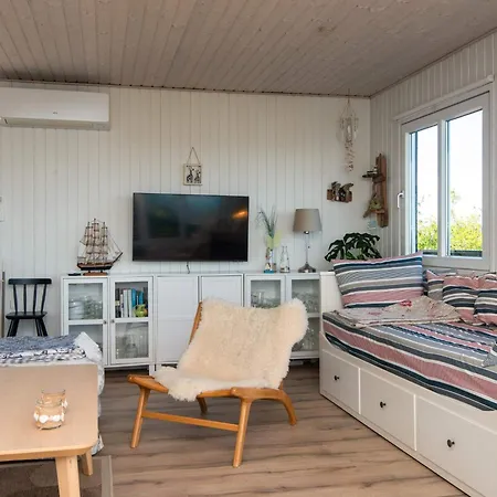 6 Person In Semesterbostad *