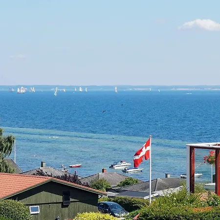 6 Person In Semesterbostad *